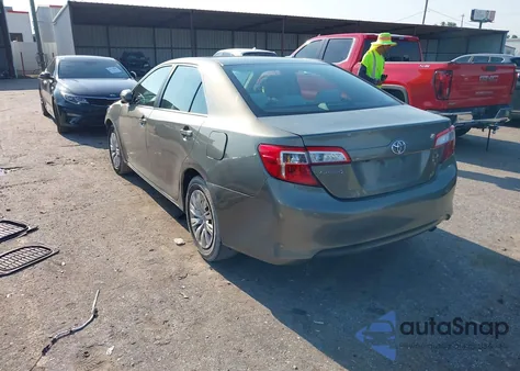 2014 Toyota Camry Le z USA, uszkodzony, nr VIN 4T1BF1FK9EU807702